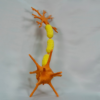 Maqueta neurona a color que actúa como traductor neuronal visual para facilitar la comprensión de la neurona.